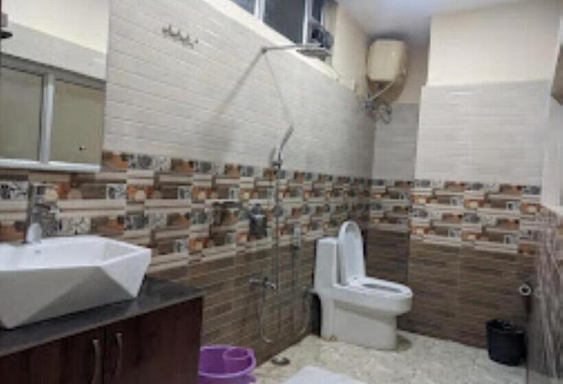 ホテル Urban Cottage Guwahati