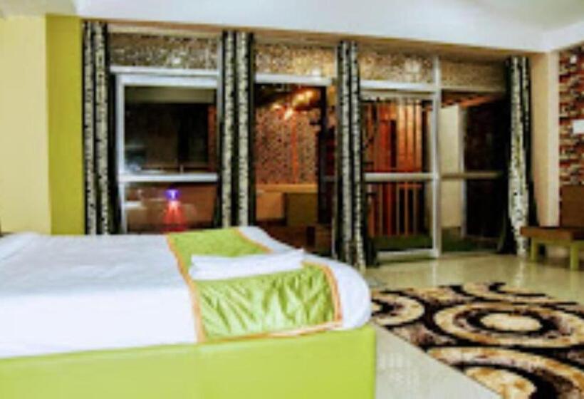 ホテル Urban Cottage Guwahati