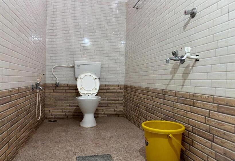 בית מלון כפרי Yamuna Vihar Toursit Home