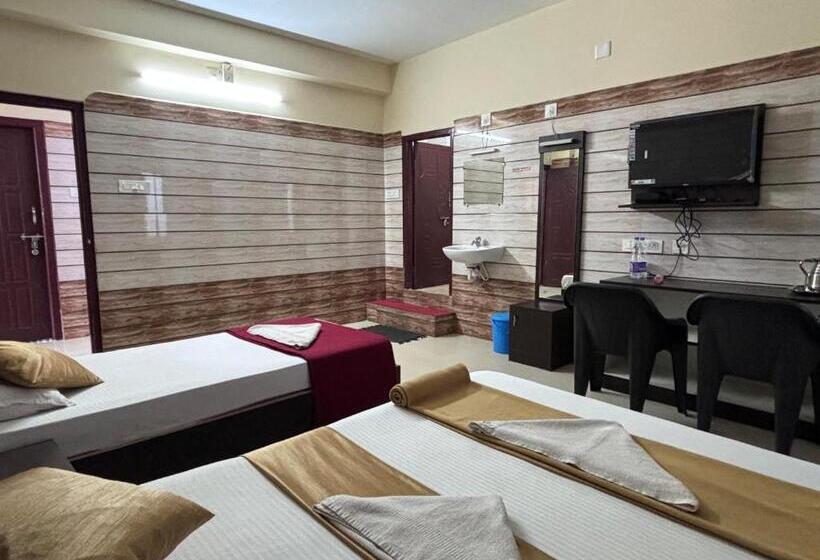 בית מלון כפרי Yamuna Vihar Toursit Home