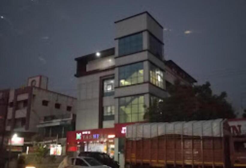 فندق Yashraj Inn Beed