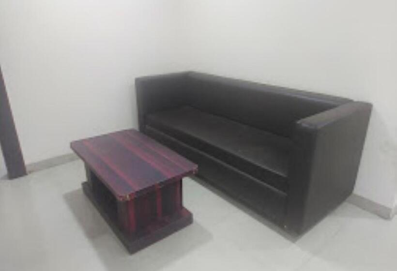 فندق Yashraj Inn Beed