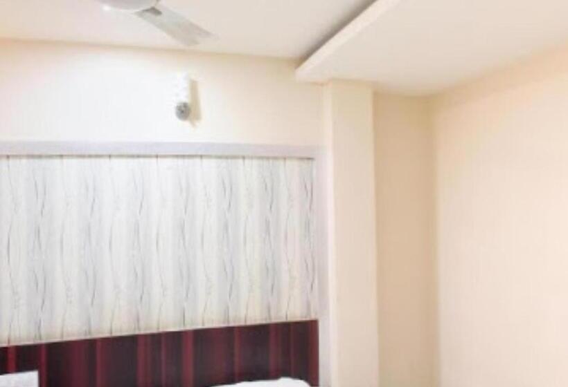 호텔 Yashraj Inn Beed