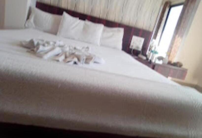 فندق Yashraj Inn Beed