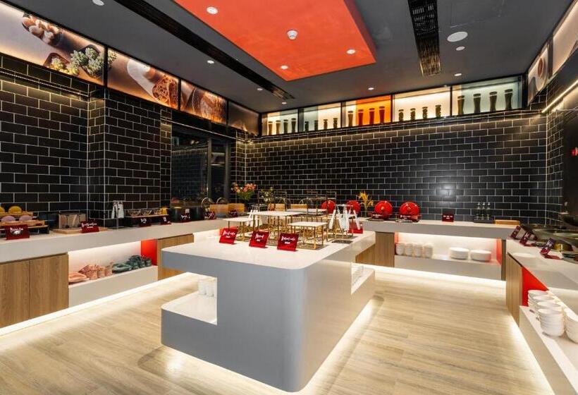 Ibis Styles Hotel   260m From Guangji Street Subway Station