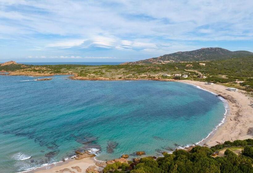 Isa Residence With Swimming Pool In Isola Rossa, Apartments With Air Conditioning And Private Outdoo