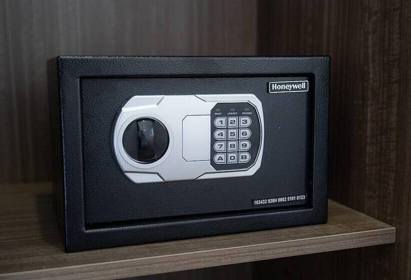 Mangrove Place And Residences By Hiverooms