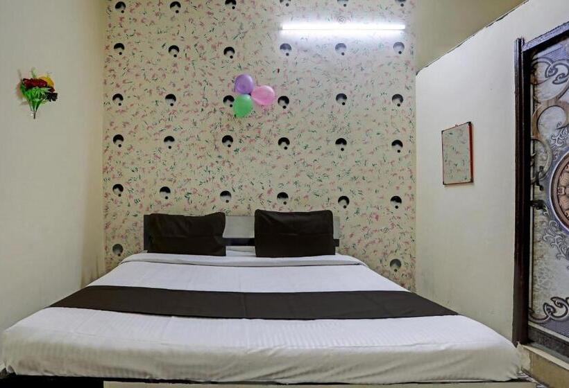 Oyo Hotel New Samrat