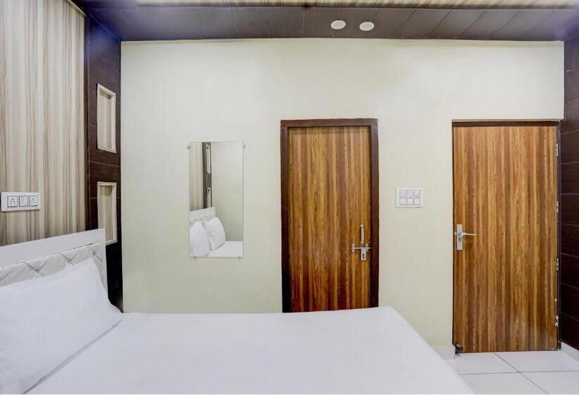 Oyo Kittu Hotel And Restaurant