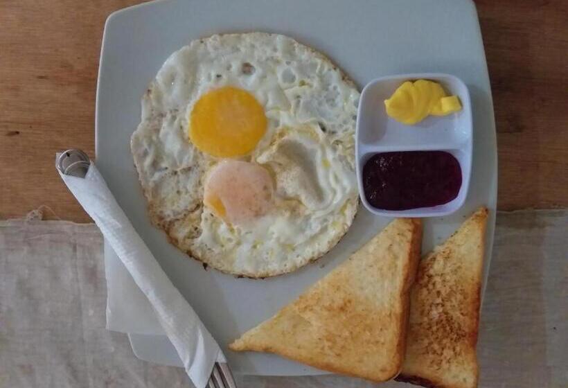 פנסיון Adi Guest House