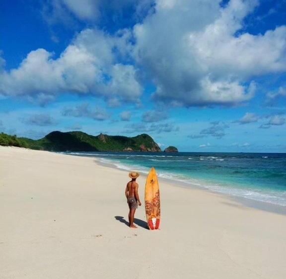 פנסיון Adi Guest House