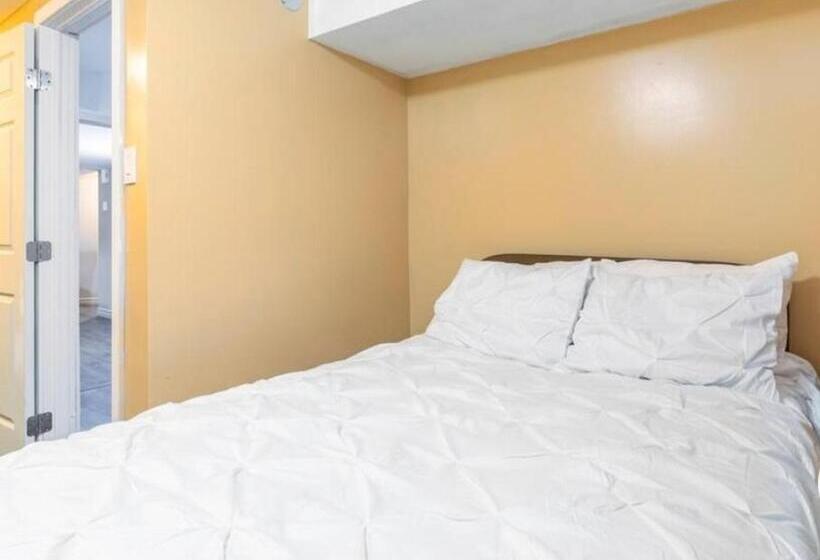 펜션 Bella S Palace 2 Bedrooms Lower Level Unit In Town Home With Separate Entrance