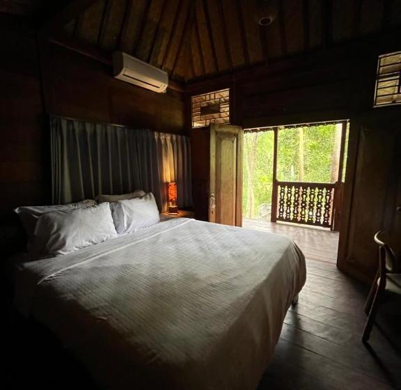 بنسيون Bidja Room Wooden Joglo House