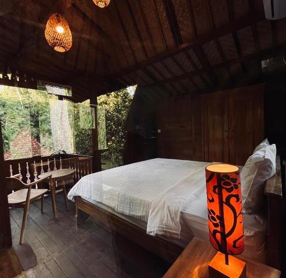 بنسيون Bidja Room Wooden Joglo House