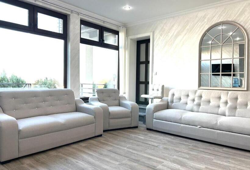 פנסיון Diplomat Villa