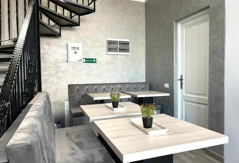 פנסיון Diplomat Villa