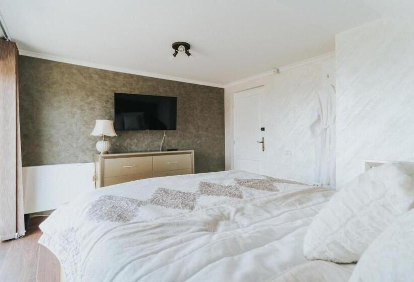 פנסיון Diplomat Villa