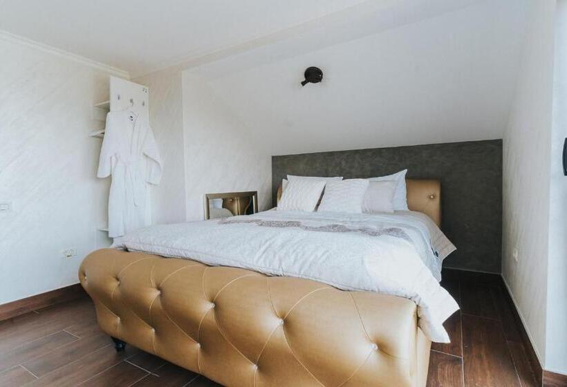 פנסיון Diplomat Villa