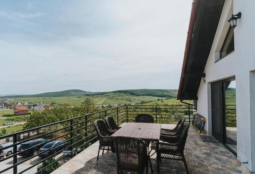 פנסיון Diplomat Villa