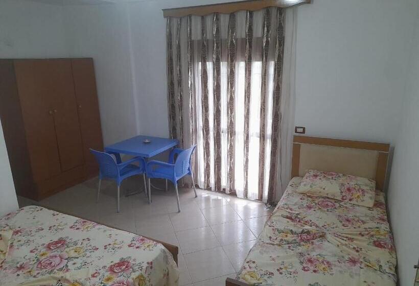 פנסיון Dovlet Rooms