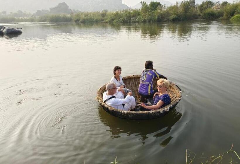 پانسیون Hampi Island