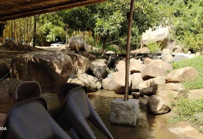 پانسیون Hidden Place