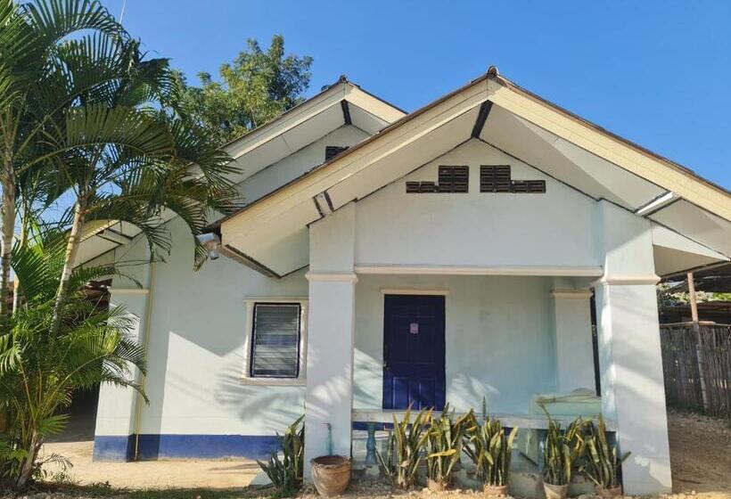 Pensionat Huean Fha Kram เฮือนฟ้าคราม โฮมสเตย์เชียงราย