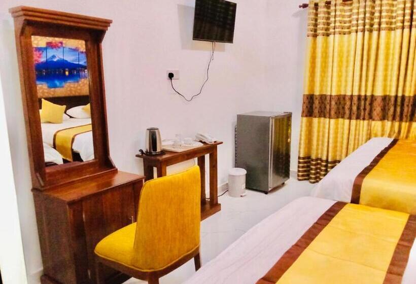 Пансион Ivory Laze