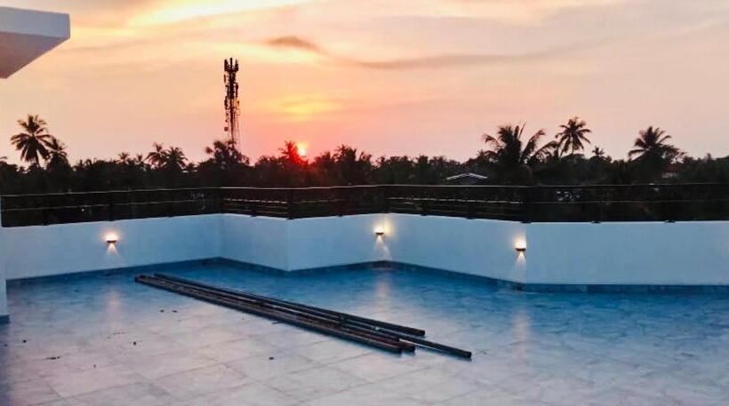 Пансион Ivory Laze