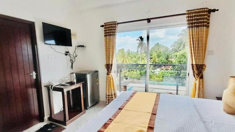 Пансион Ivory Laze