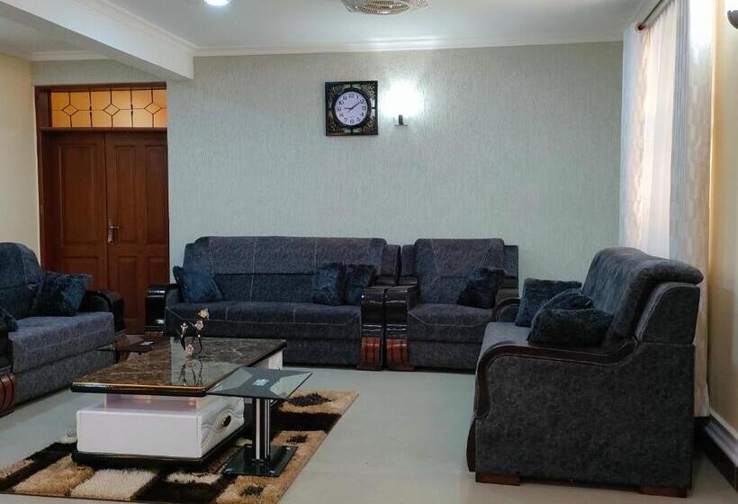 پانسیون Keeney House At St. Gabriel S