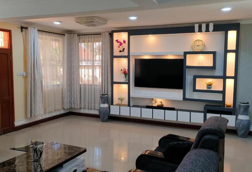 بنسيون Keeney House At St. Gabriel S