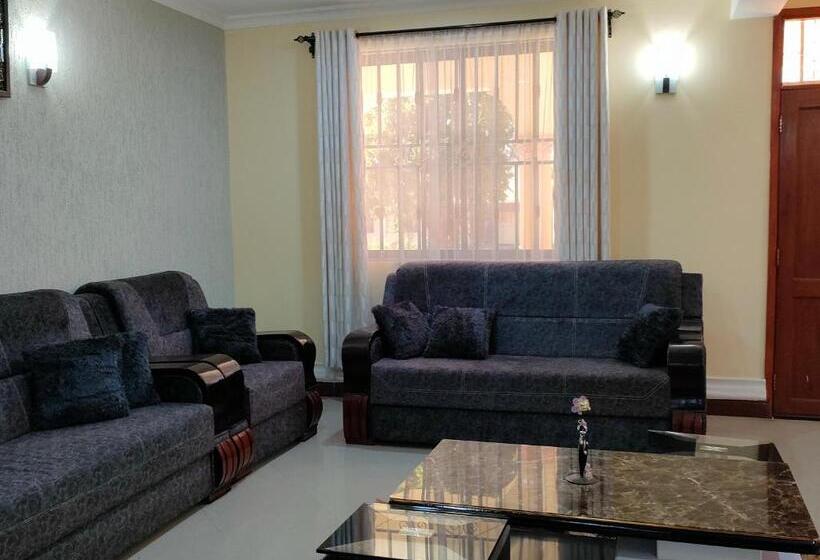 بنسيون Keeney House At St. Gabriel S