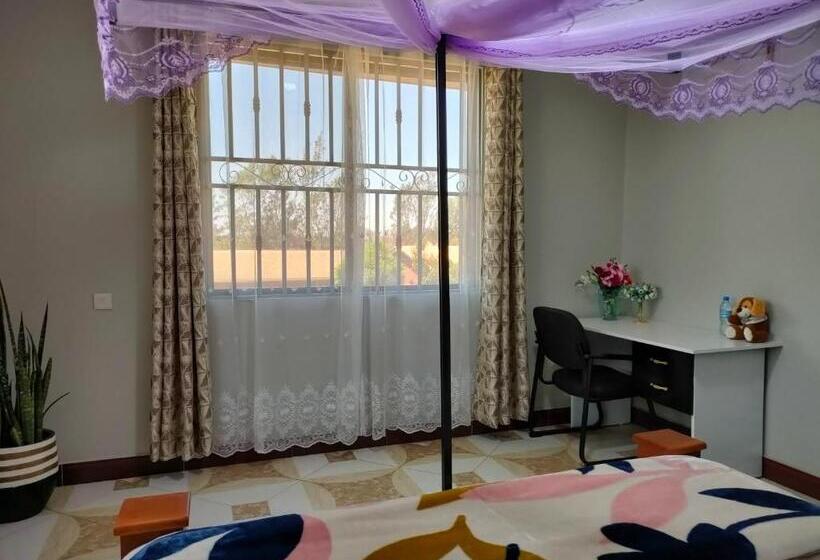 بنسيون Keeney House At St. Gabriel S