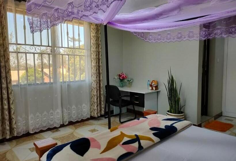 بنسيون Keeney House At St. Gabriel S