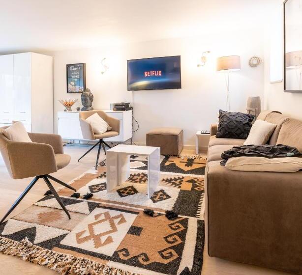 بنسيون La Gazza Ladra