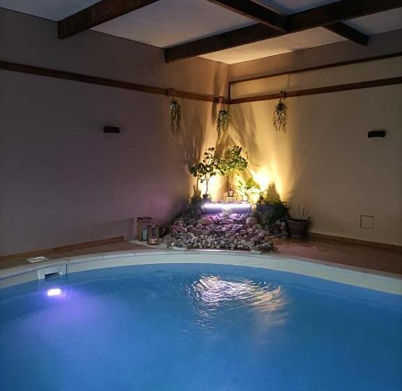 膳宿费 La Grange Aux Hirondelles   Chambre Romantique