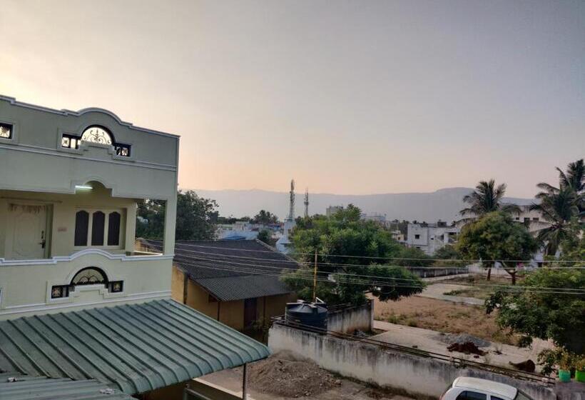 펜션 Millennium Town Homestay