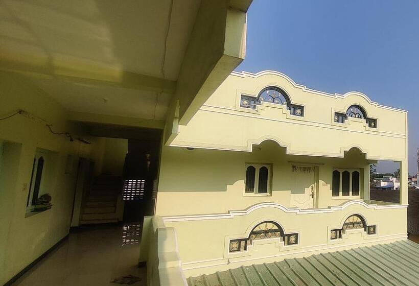 펜션 Millennium Town Homestay