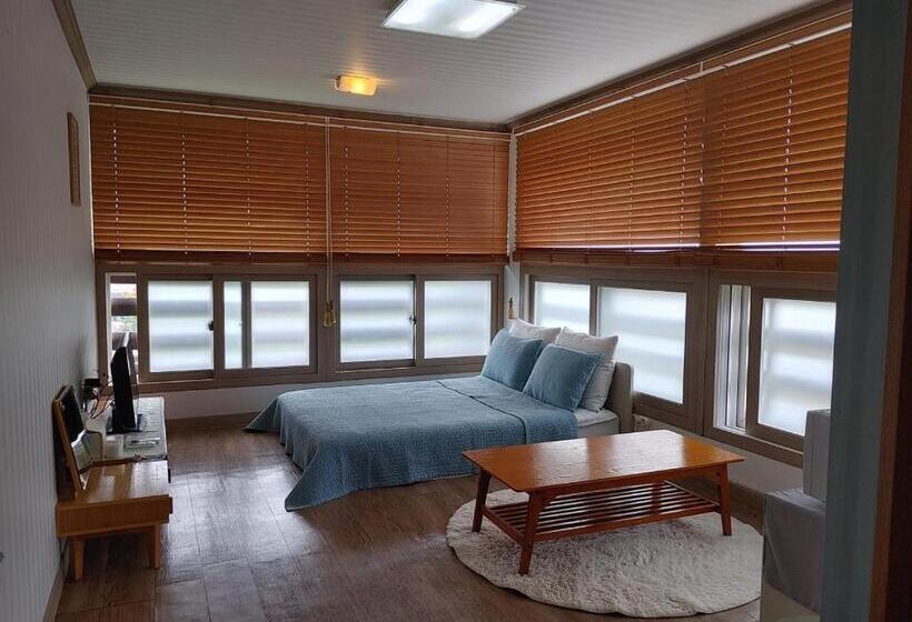 פנסיון Moon Forest Guesthouse