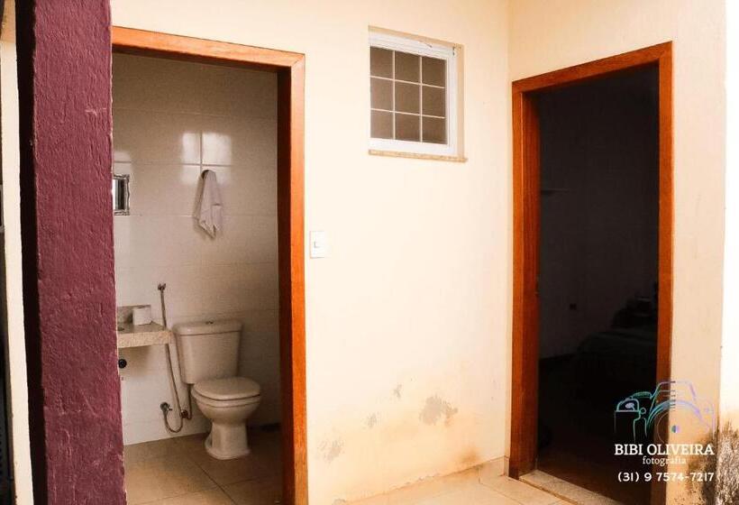 Pensão Quarto Duplo Em Casa Com Piscina Bh Próx. Savasssi