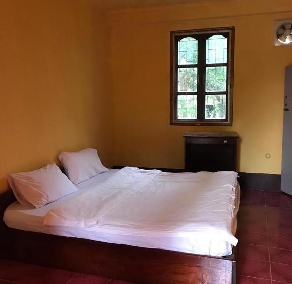 بنسيون Somewhere Over The River