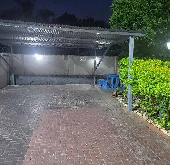 פנסיון The Wood Guest House