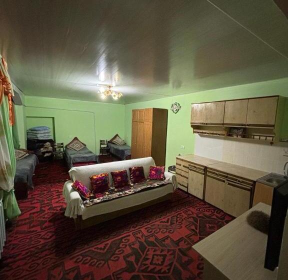 پانسیون Turguest House In Jeti Oguz