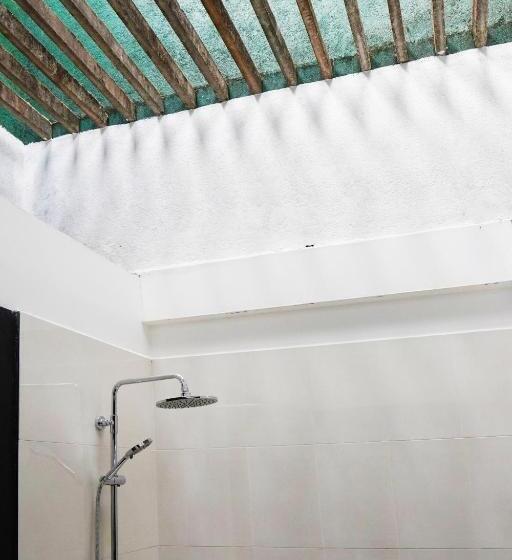 펜션 Villa Nadya Guesthouse