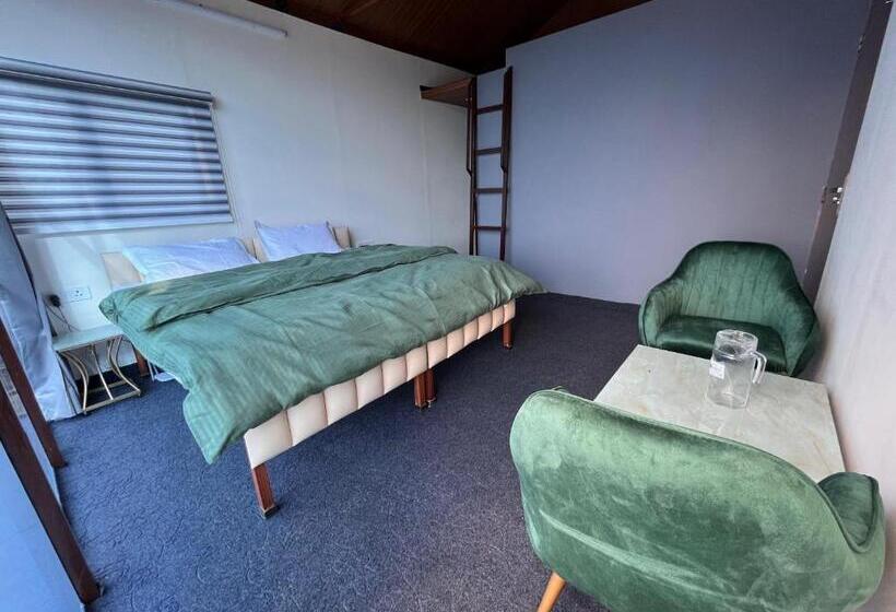 منتجع Nivriti Stays