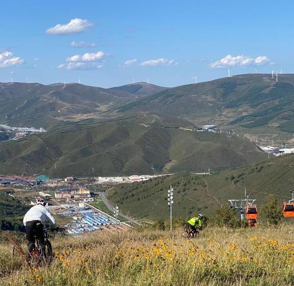 Ski And Suites At Thaiwoo Resort 逅雪套房民宿