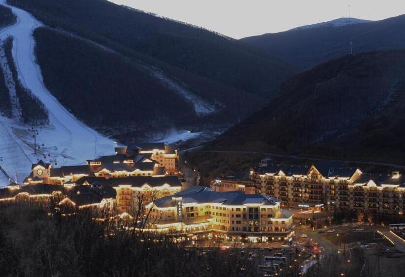 Ski And Suites At Thaiwoo Resort 逅雪套房民宿