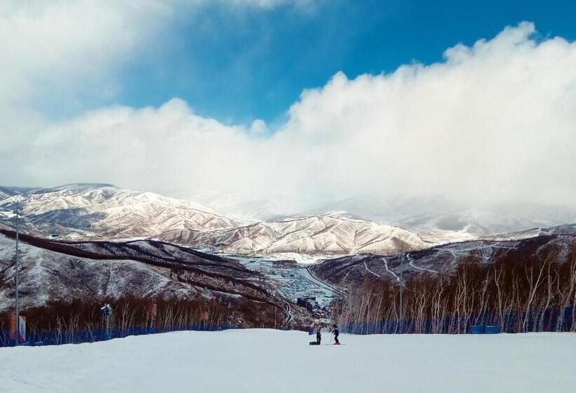 Ski And Suites At Thaiwoo Resort 逅雪套房民宿