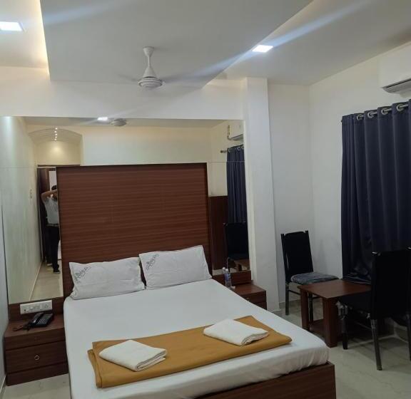 Staymaker Hotel Mayura